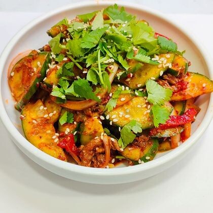 Салат Веча/오이무침